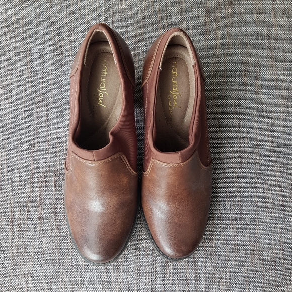 NATURALIZER Chocolate Brown Leather Heeled Booties - Picture 2 of 6